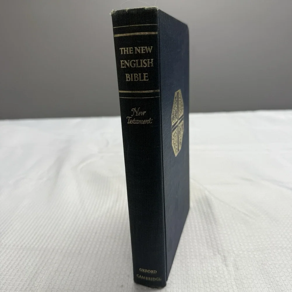 THE NEW‎ ENGLISH BIBLE New Testament by Oxford Cambridge 1961 Blue Hardcover